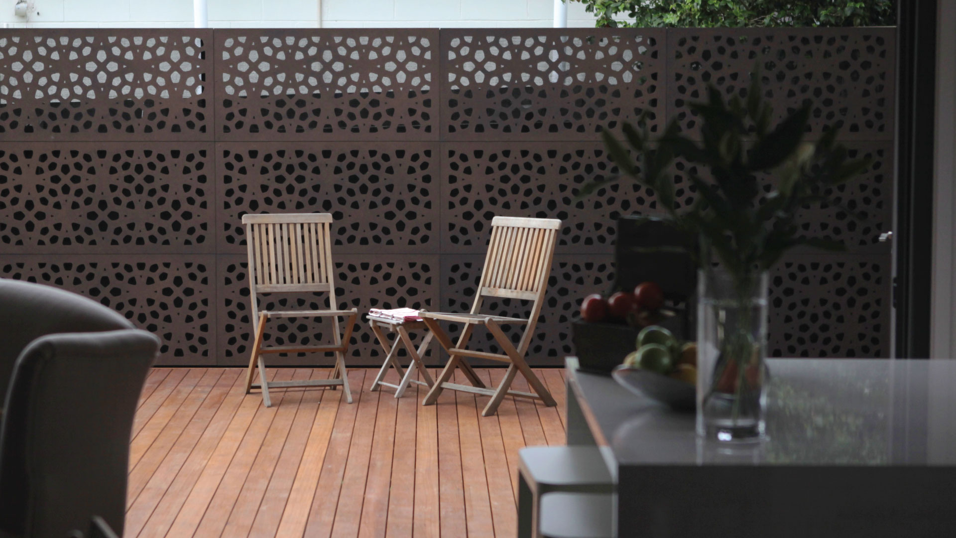 MARAKESH™ 80% Gardenscreen on decked area